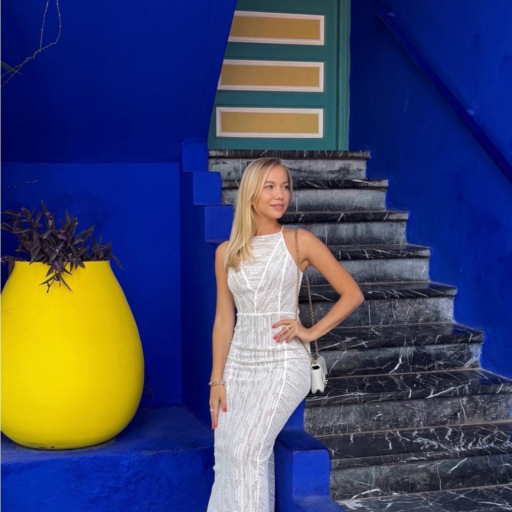 Guess Bodycon Ivory Lace Halter Maxi Dress. EUROPEAN collection!